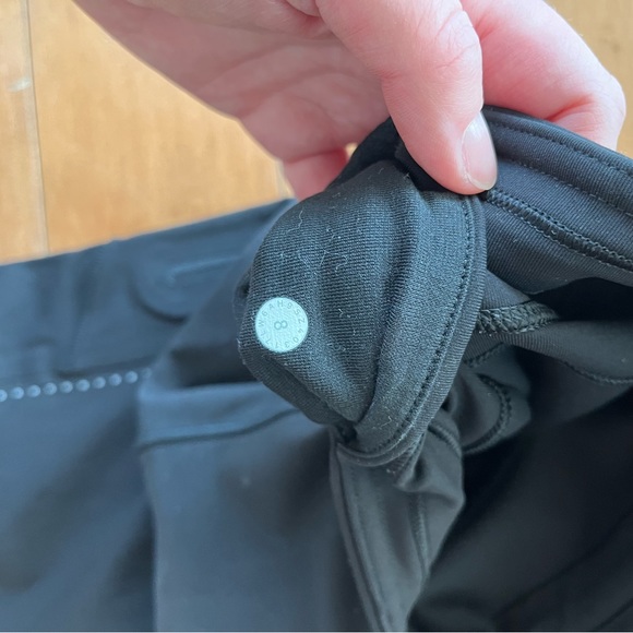 Black Lululemon cropped leggings - Picture 5 of 12
